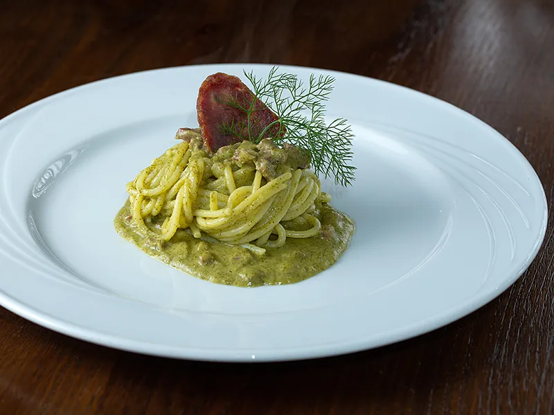 Spaghettoni al pesto di finocchietto