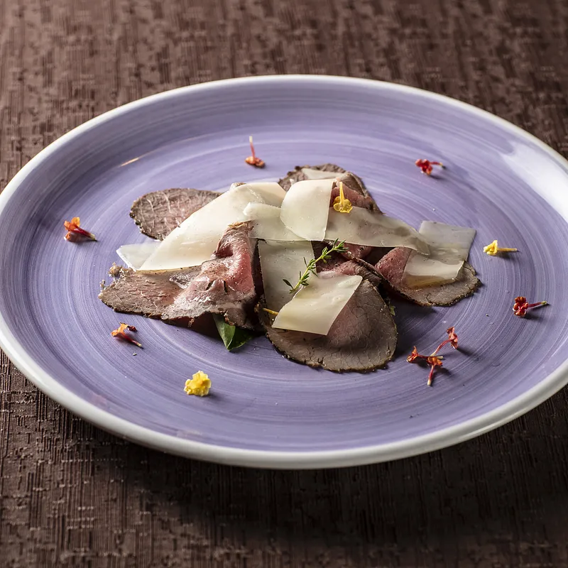 Roastbeef con scaglie di ragusano dop — La Badia, Ficarra (foto 1)