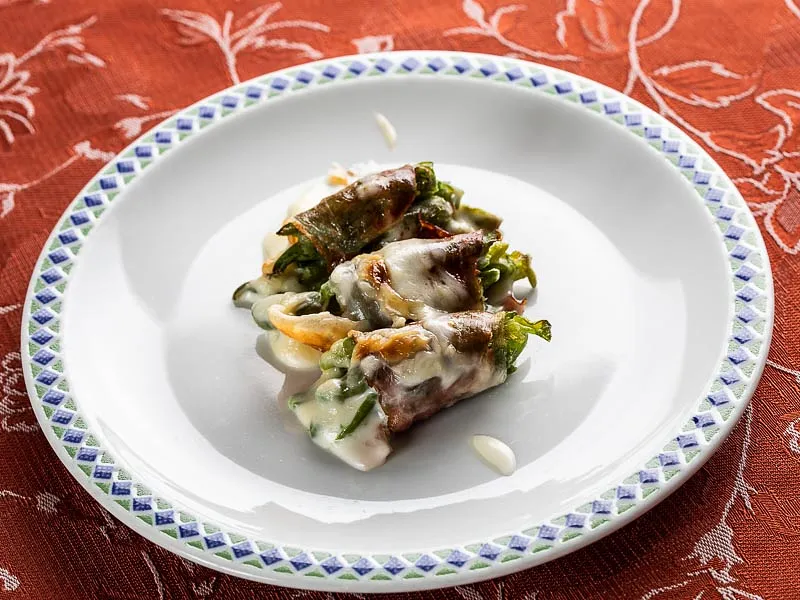 Involtini di fagiolini e speck