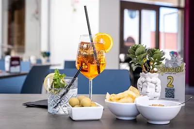 Special Lounge Bar