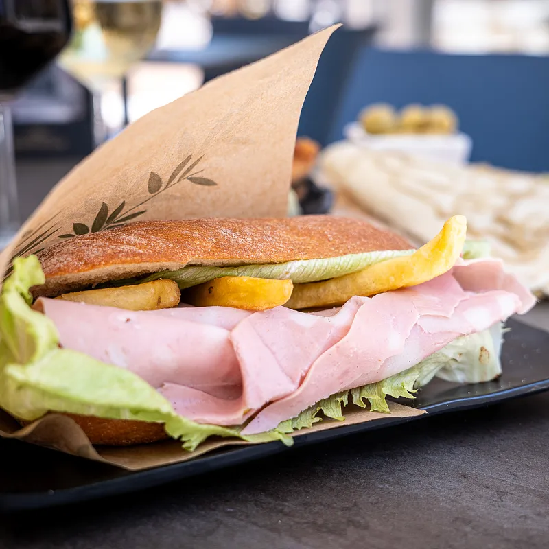 Panino Special — Special Lounge Bar, Piraino (foto 1)