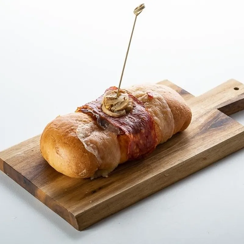 Calzone salame piccante e funghi — photo 1