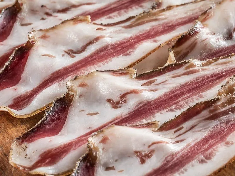 Guanciale o "Buccularu"