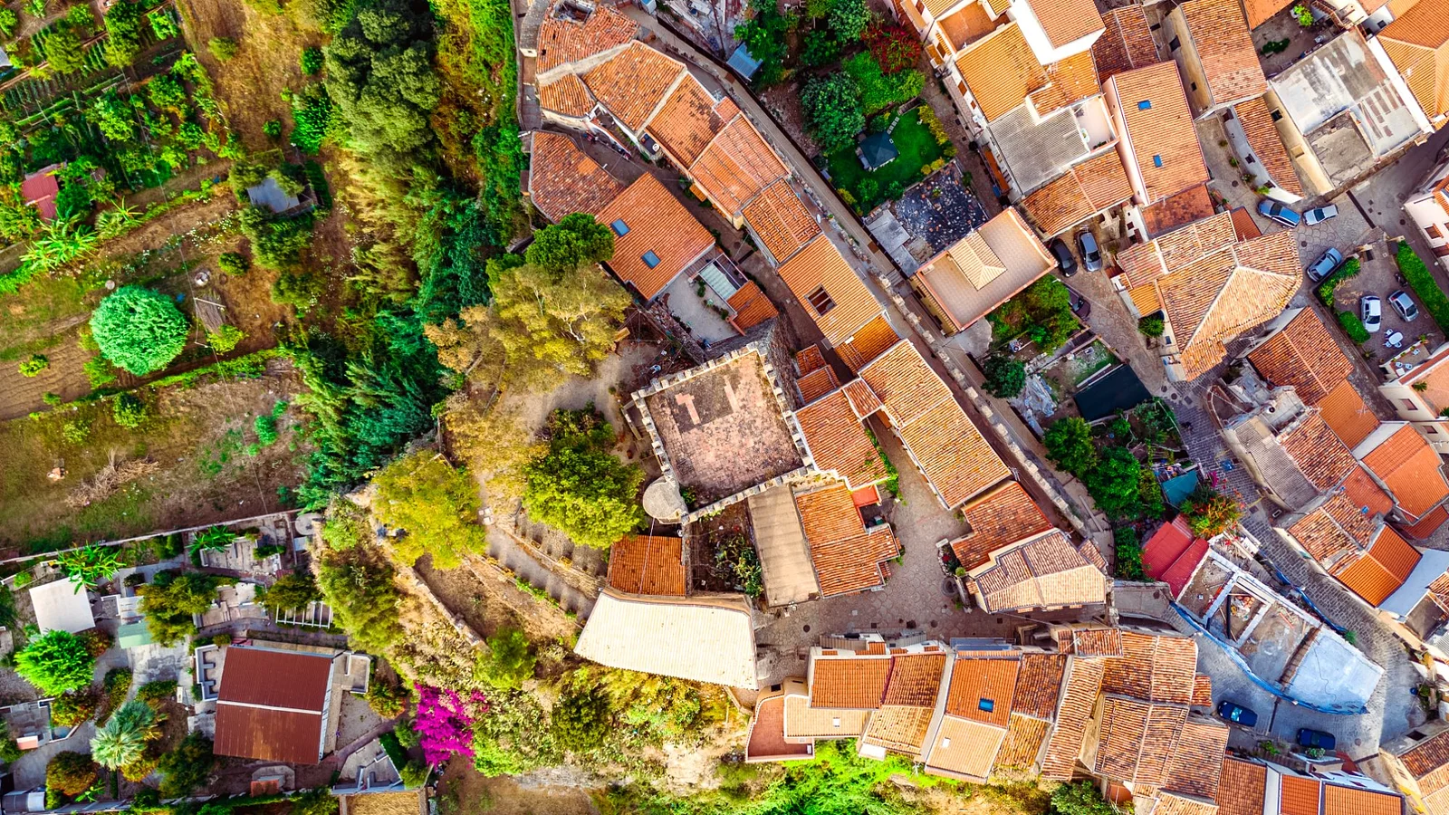 Centro storico di Brolo — Brolo · Ttattà Go