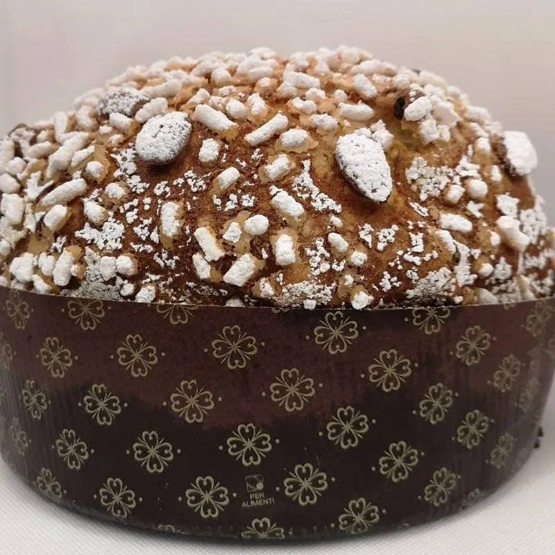 Panettone artigianale tradizionale con uvetta e canditi — DiVino Lounge Bar, Gioiosa Marea (foto 1)