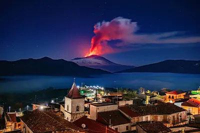 Eruzione dell'Etna da Floresta